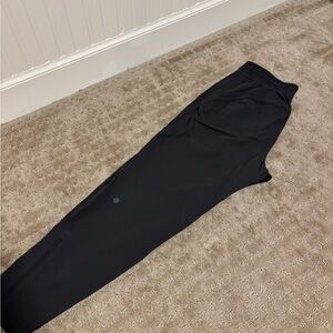 lululemon Men’s Pace Breaker Shorter Length Pant Charcoal Size Small